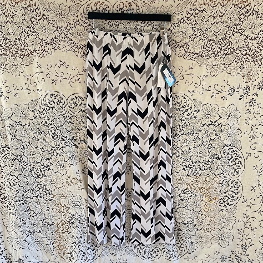 Clara Sunwoo Black Gray White Chevron Pattern Soft Knit Pants Front slit